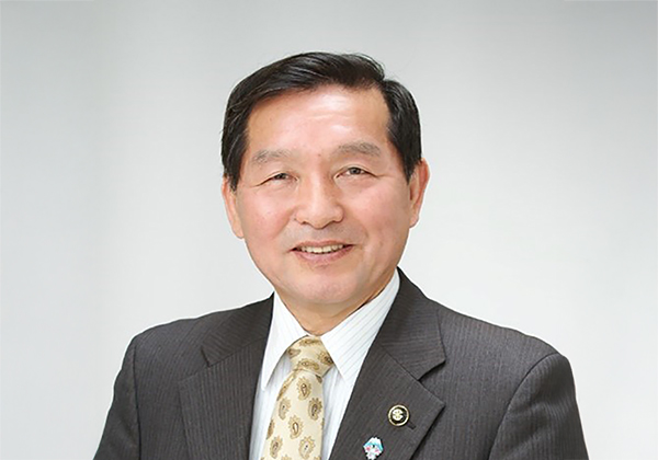 写真：長野県大町市 市長 牛越 徹 氏
